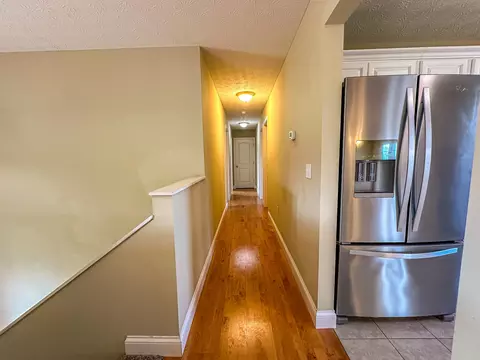Entry Way - 170 Hickory Hill Dr, Corbin, KY 40701 photo 3 of 3