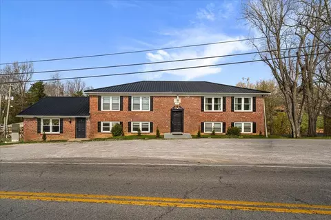 1618 Fox Creek Rd, Lawrenceburg, KY 40342
