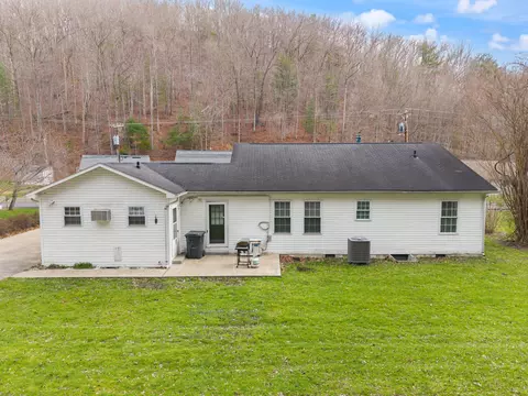 Exterior - 703 Knapp Ave, Morehead, KY 40351 photo 5 of 7