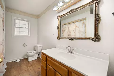Bath - 703 Knapp Ave, Morehead, KY 40351 photo 2 of 4