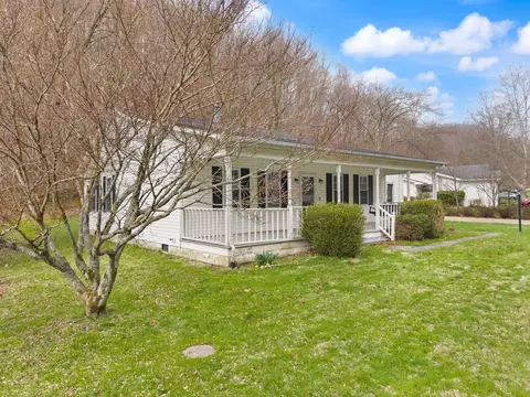 Exterior - 703 Knapp Ave, Morehead, KY 40351 photo 3 of 7