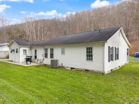Exterior - 703 Knapp Ave, Morehead, KY 40351 photo 6 of 7