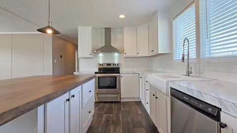 Kitchen - 109 Sandidge Spur Rd, Eubank, KY 42567 photo 3 of 6