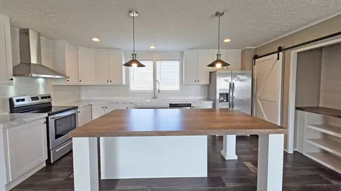 Kitchen - 109 Sandidge Spur Rd, Eubank, KY 42567 photo 5 of 6