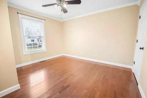 Bedroom - 601 Moberly Bend Rd, Corbin, KY 40701 photo 6 of 7