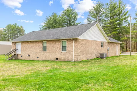 Exterior - 601 Moberly Bend Rd, Corbin, KY 40701 photo 4 of 7