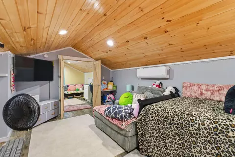 Bedroom - 313 W 8th St, Corbin, KY 40701 photo 4 of 4