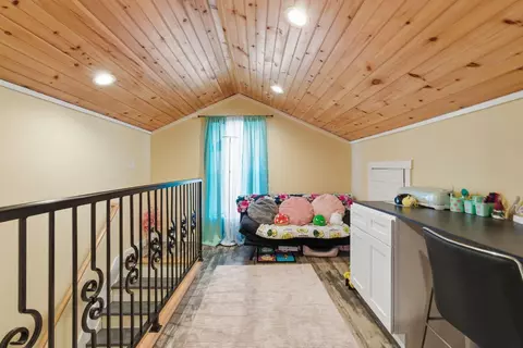 Entry Way - 313 W 8th St, Corbin, KY 40701 photo 4 of 4