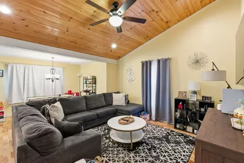 Living - 313 W 8th St, Corbin, KY 40701 photo 1 of 1