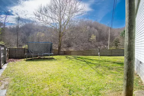 Exterior - 706 Abner Fork Rd, Belcher, KY 41513 photo 3 of 9