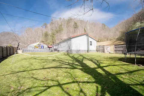Exterior - 706 Abner Fork Rd, Belcher, KY 41513 photo 4 of 9
