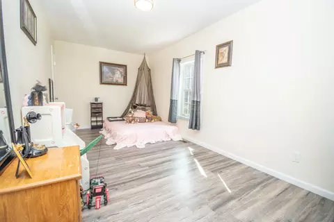 Bedroom - 706 Abner Fork Rd, Belcher, KY 41513 photo 4 of 4