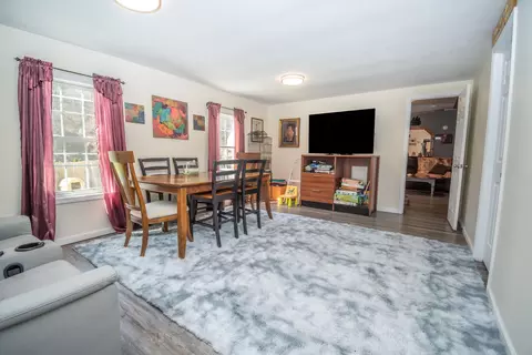 Dining - 706 Abner Fork Rd, Belcher, KY 41513 photo 2 of 2