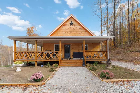 945 3447 Hwy, Mckee, KY 40447