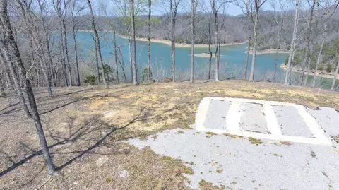 1692 Sandstone Point Trl, Monticello, KY 42633