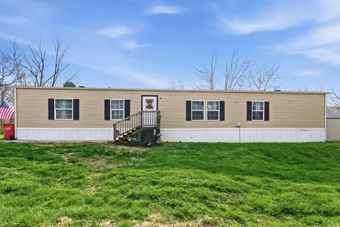 415 L E Junction Rd, Winchester, KY 40391