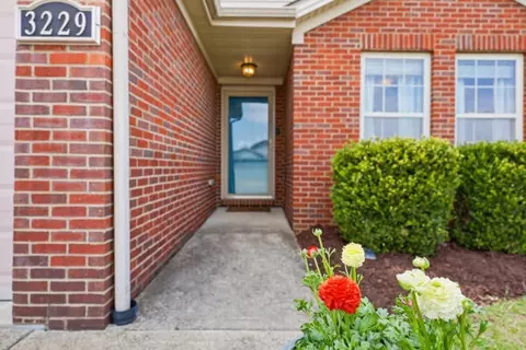 3229 Creek Path Ln, Lexington, KY 40511