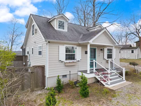 Exterior - 116 Timberlake Dr, Bronston, KY 42518 photo 5 of 14