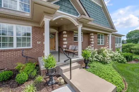 1962 Fort Harrods Dr, Lexington, KY 40503