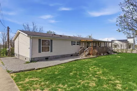 1085 Woodlake Rd, Stamping Ground, KY 40379