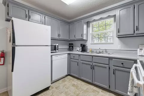 Kitchen - 519 Enchanted Forest Way, Burnside, KY 42519 photo 3 of 3