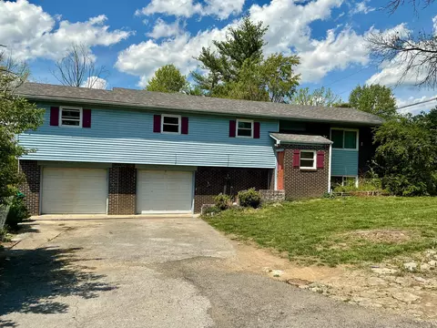 2004 Rockwood Rd, Richmond, KY 40475