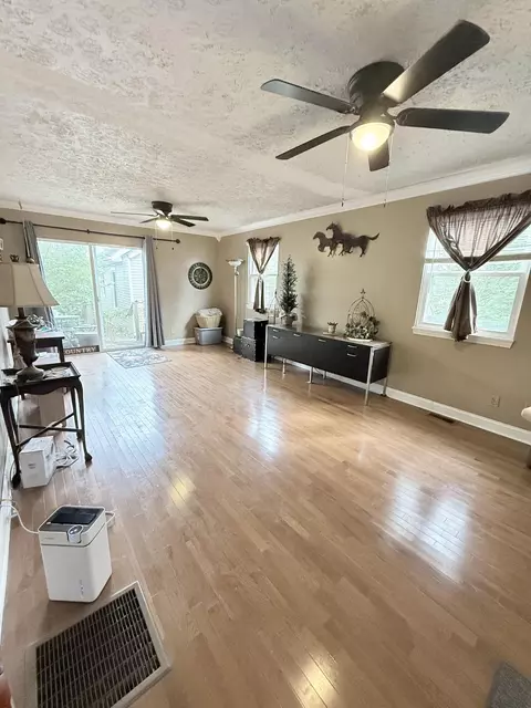 Living - 143 E 8th St, Paris, KY 40361 photo 3 of 3