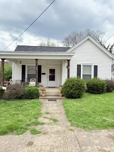 143 E 8th St, Paris, KY 40361