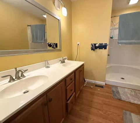 Bath - 1716 Liberty Rd, Eubank, KY 42567 photo 1 of 2