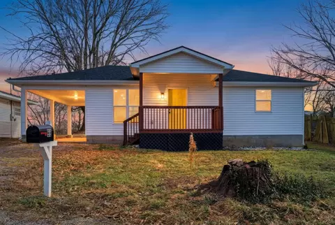 99 Orchard St, Crab Orchard, KY 40419