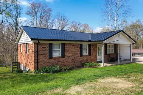 2245 Dug Hill Rd, Irvine, KY 40336