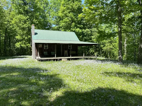 2518 Tark Hill Rd, Sandgap, KY 40481
