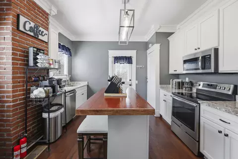 Kitchen - 206 E Grundy Ave, Springfield, KY 40069 photo 3 of 3