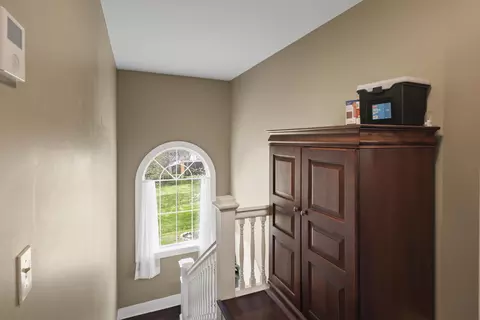 Entry Way - 206 E Grundy Ave, Springfield, KY 40069 photo 2 of 4