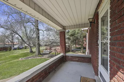 Exterior - 206 E Grundy Ave, Springfield, KY 40069 photo 10 of 11