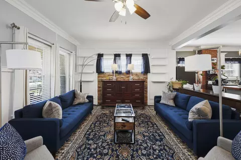 Living - 206 E Grundy Ave, Springfield, KY 40069 photo 3 of 5