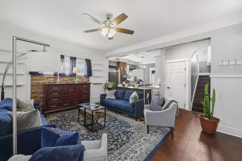 Living - 206 E Grundy Ave, Springfield, KY 40069 photo 1 of 5