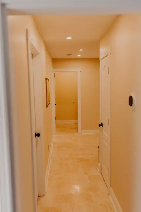 Entry Way - 323 E 3rd St, Frankfort, KY 40601 photo 2 of 5
