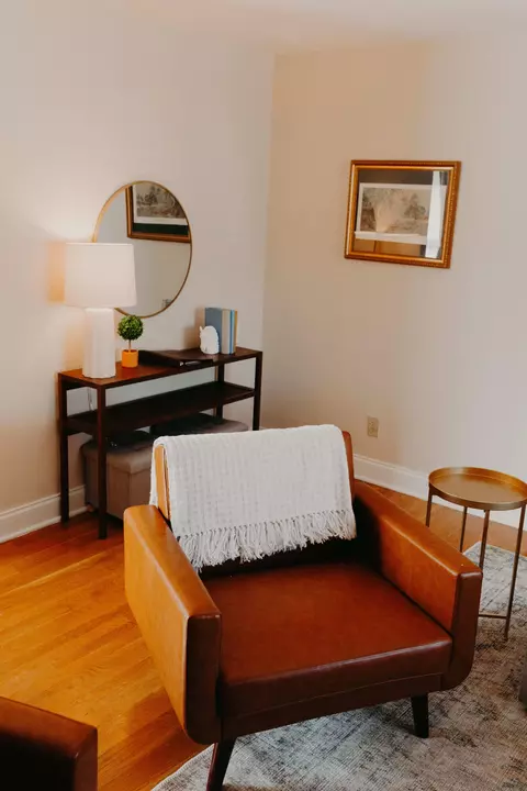 Living - 323 E 3rd St, Frankfort, KY 40601 photo 3 of 4
