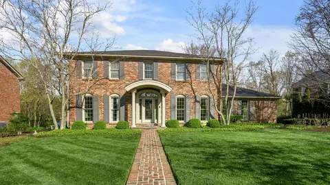 2071 Manor Dr, Lexington, KY 40502