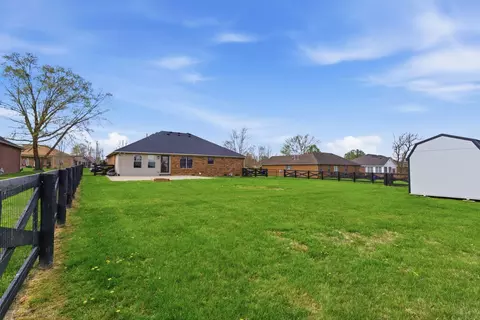 Exterior - 322 Bocote Dr, Berea, KY 40403 photo 8 of 11