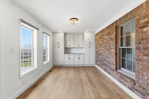 Entry Way - 322 Bocote Dr, Berea, KY 40403 photo 2 of 3