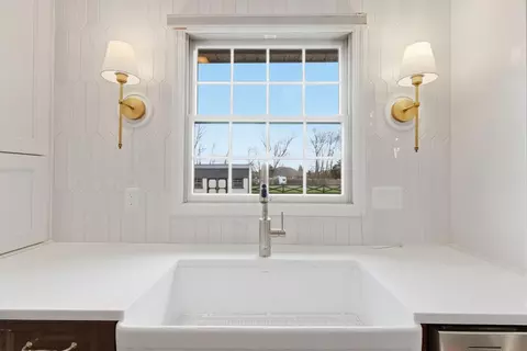 Kitchen - 322 Bocote Dr, Berea, KY 40403 photo 6 of 8