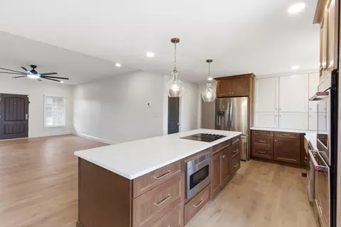 Kitchen - 322 Bocote Dr, Berea, KY 40403 photo 5 of 8