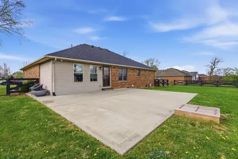 Exterior - 322 Bocote Dr, Berea, KY 40403 photo 7 of 11