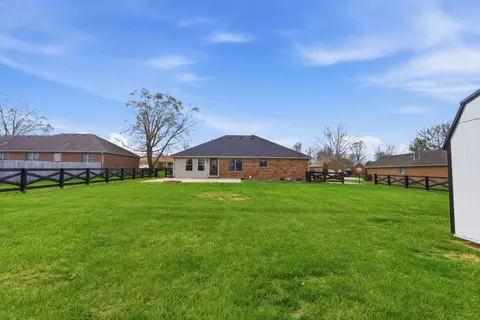 Exterior - 322 Bocote Dr, Berea, KY 40403 photo 9 of 11