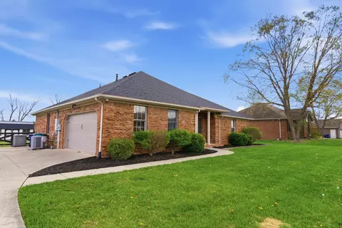 Exterior - 322 Bocote Dr, Berea, KY 40403 photo 4 of 11
