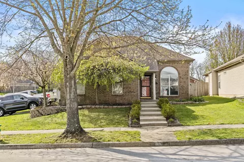 756 Rambling Creek Dr, Lexington, KY 40509