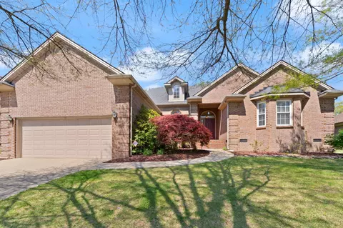 204 Park Lakes Dr, Richmond, KY 40475