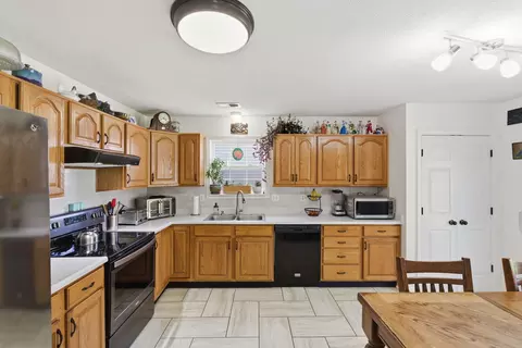 Kitchen - 208 Rabbit Run Rd, Georgetown, KY 40324 photo 1 of 3